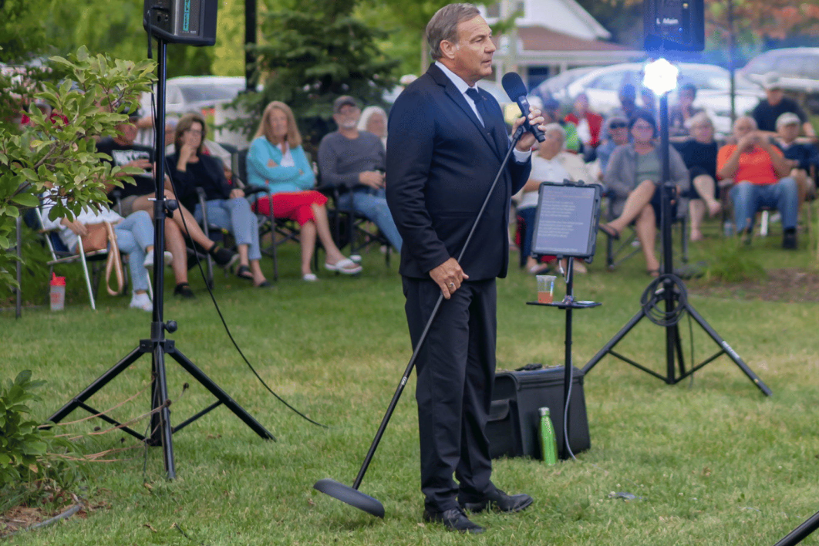 Outdoor singer performs Sinatra favourite in summer concert series